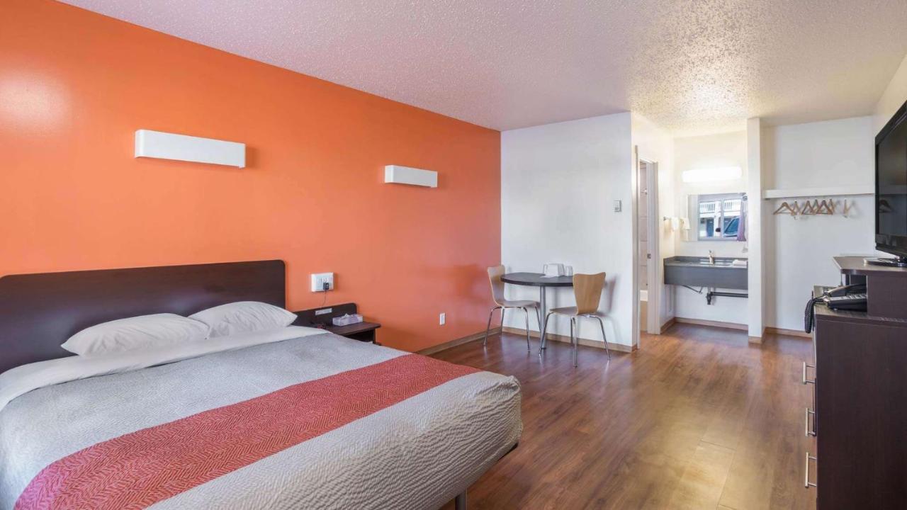 Motel Bo-Camrose, Ab المظهر الخارجي الصورة