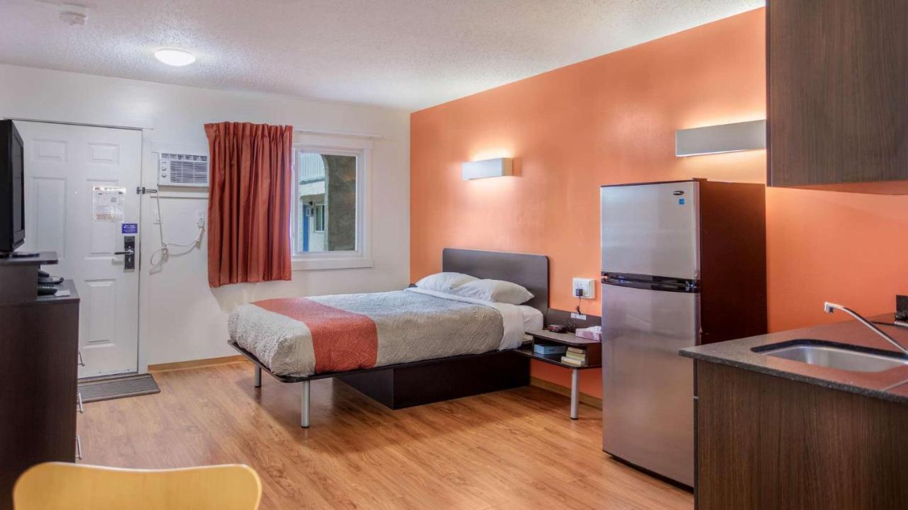Motel Bo-Camrose, Ab المظهر الخارجي الصورة
